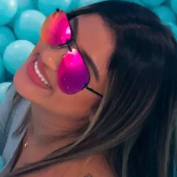 QUAY The Playa Sunglasses Polarized Black Frame Pink Mirror Lenses Aviator Style - Picture 9 of 15